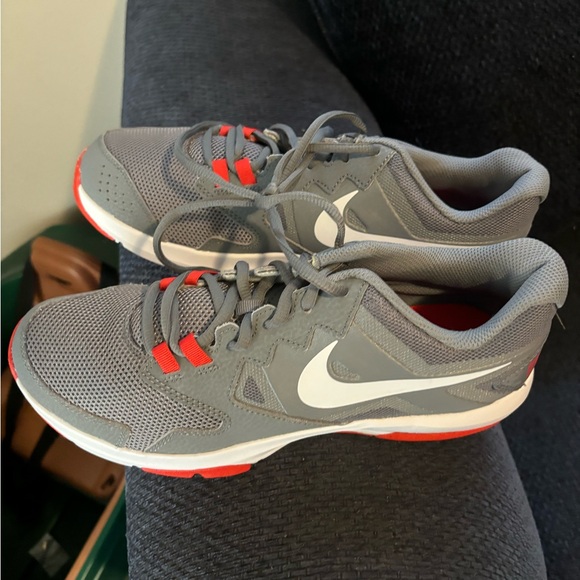 Nike - Picture 1 of 4